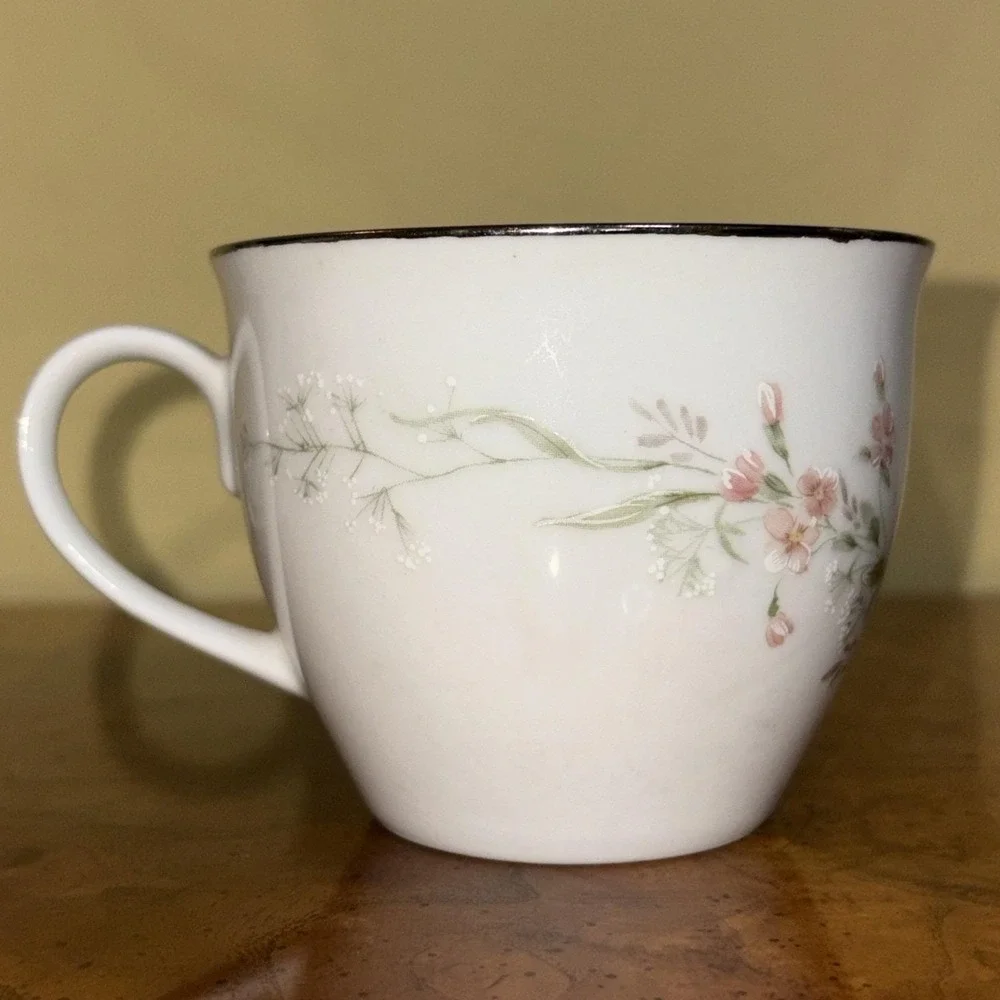 Home Beautiful Berkshire MD304 Floral Tea Cup Fine China Vintage